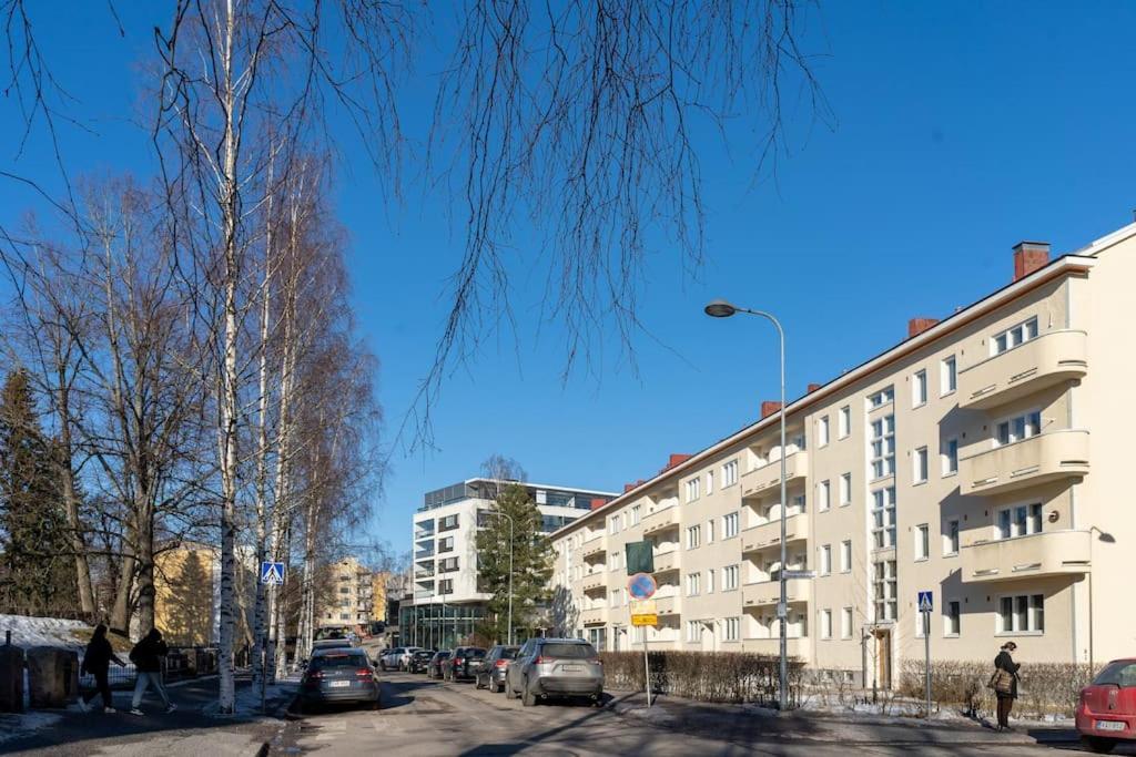 Appartamento 2-bedroom, Steps From The Metro! Helsinki
